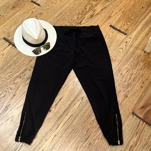 Albion blk jettsetters sz XS with gold zippers